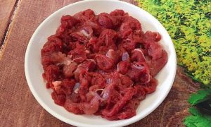 vô mồi cho gà chọi